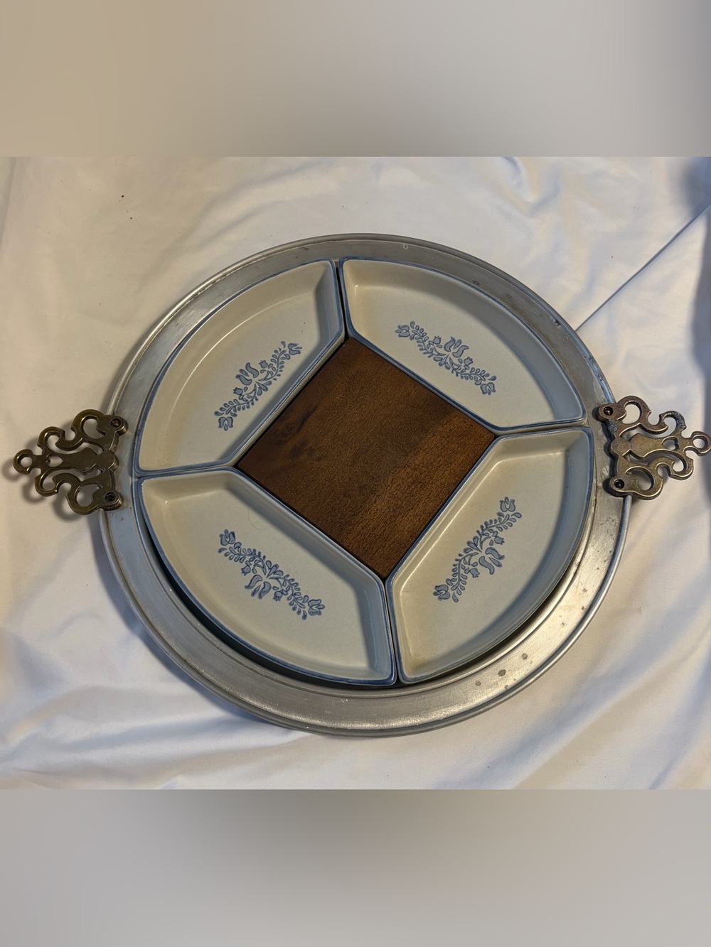 Vintage Pfaltzgraff Yorktowne metal appetizer serving platter W/4 ceramic trays